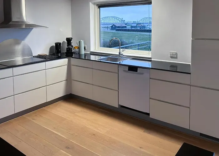 度假居 Awesome In With House Sea View *